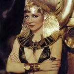 1Claudette Colbert em “Cleopatra” (1934)