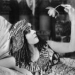 7Theda Bara em “Cleopatra” (1917)