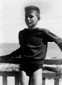 2Alain Delon 10 years old kid-crianca-child