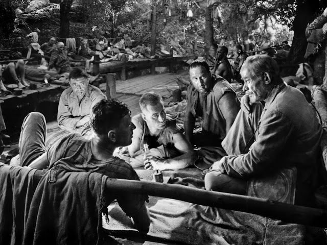 Passagem para Marselha (1944) – A Luta pela Liberdade em um Filme de Guerra Intenso