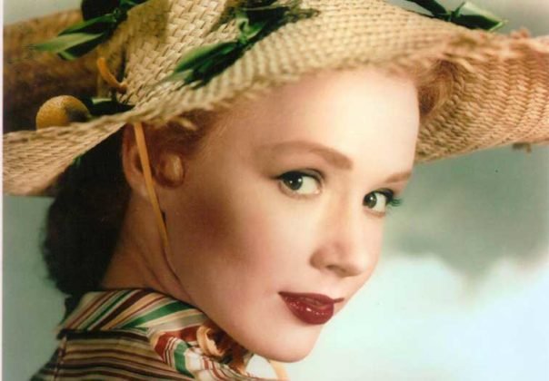 Piper Laurie, De Pin-up A Mãe De Carrie, A Estranha - Cinema Clássico