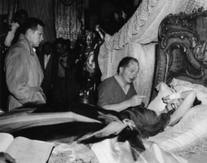 Billy Wilder dirige Gloria Swanson e William Holden em Crepusculo dos Deuses