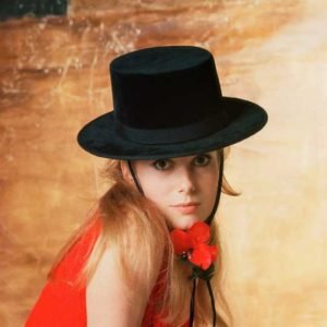 Catherine-Deneuve-by-Milton